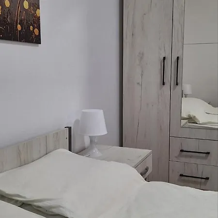 アパート Ciric イヴァニツァ